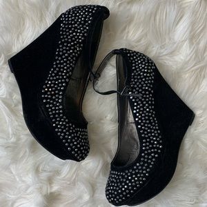 BKE sole black bedazzled wedge heal.